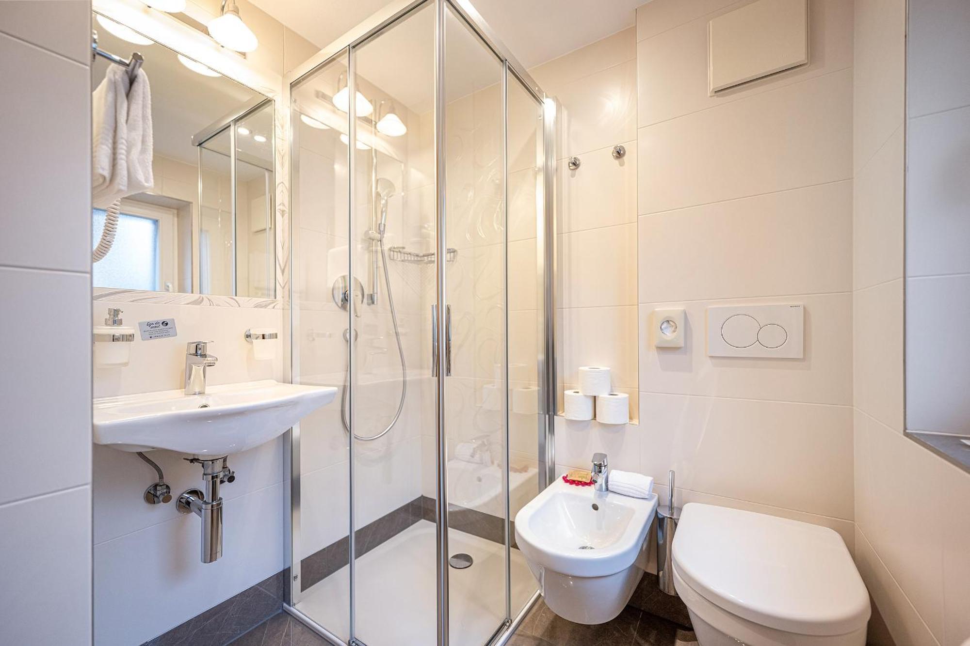 Large Single Room